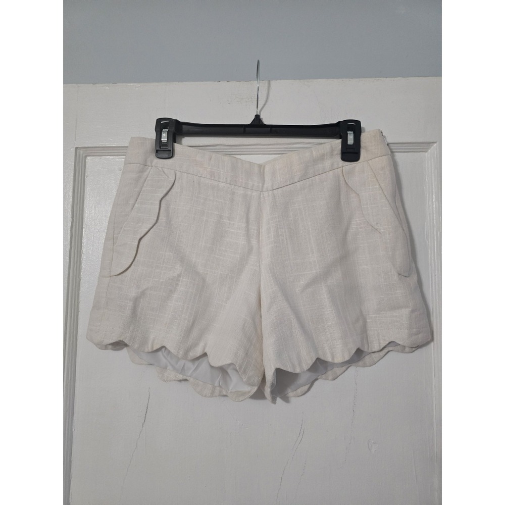 Cynthia Rowley size 4 white linen blend shorts scalloped edges zips up side